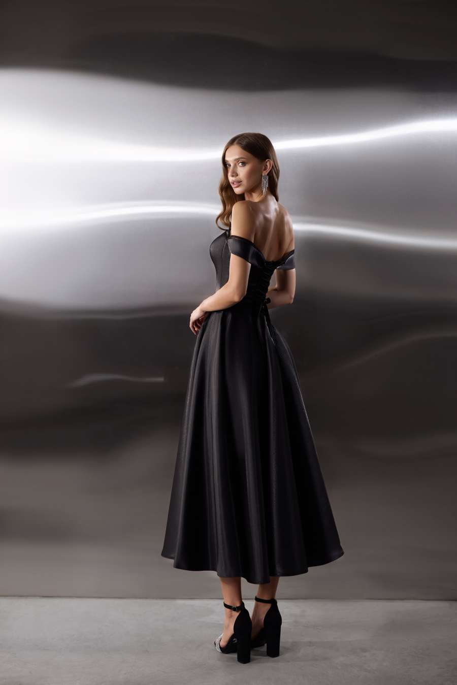 Ellie (black)