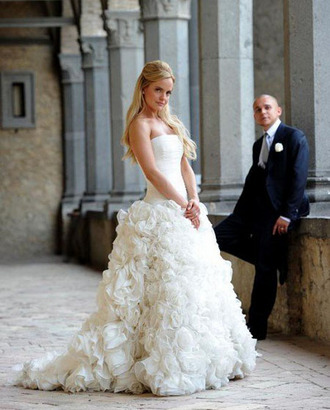 330x410_mena_suvari_wedding_11